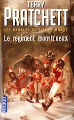 Couverture du roman Le régiment monstrueux aux éditions Pocket.