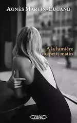 Couverture du roman À la lumière du petit matin.