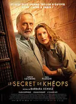 Affiche du film Le secret de Khéops représentant les héros, un archéologue âgé et sa fille, devant des murs avec des hiéroglyphes.