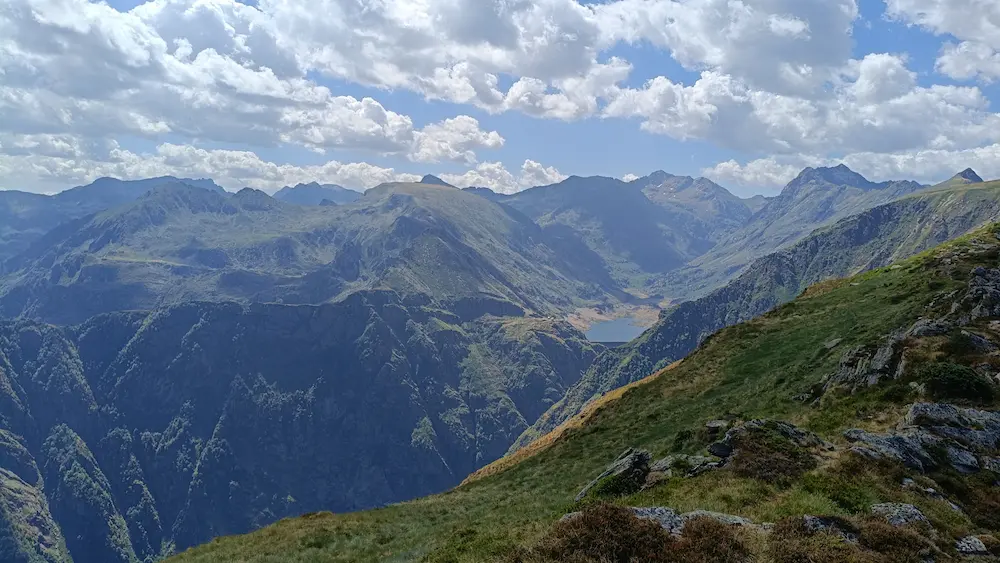 Vue sur les plans d'eau